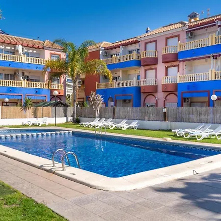 Cozy In With Kitchenette Apartament Torrevieja